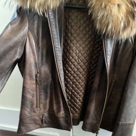 Gorgeous Brown distressed Leather Jacket with fur - Picture 1 of 5